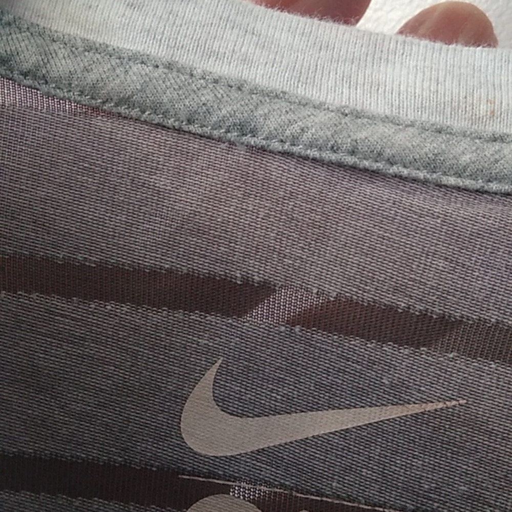 🎉2X HP🎉Nike Get It Girl Striped S/S Tee, Gray, M, NWT - Picture 4 of 7